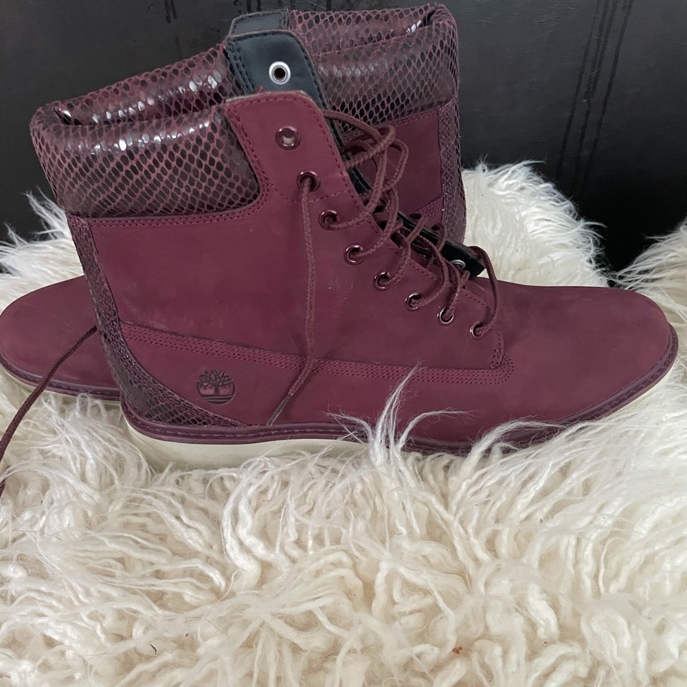 Timberland women's boots 11